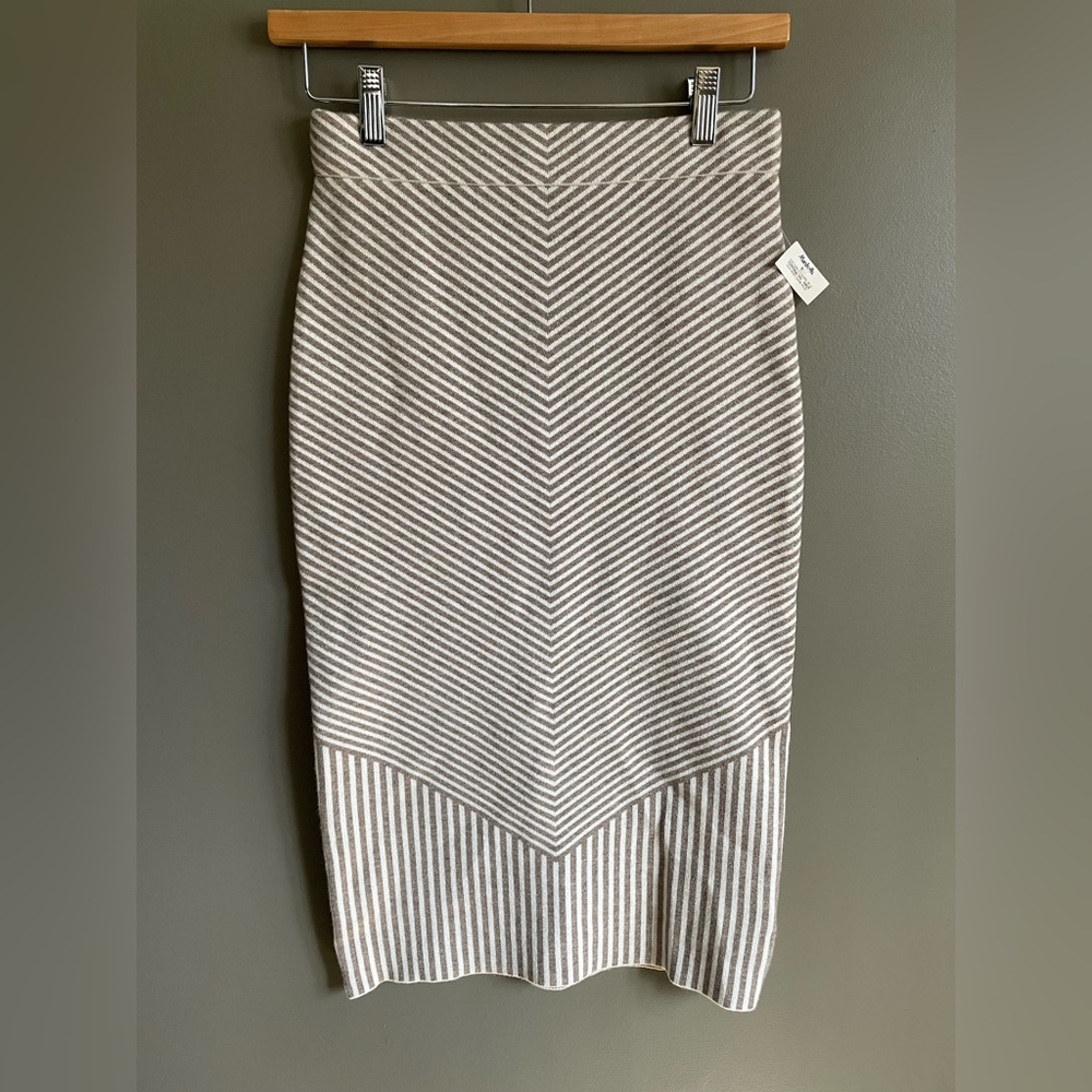 Rachel Zoe taupe and cream striped sweater skirt fits like a Xsmall/small NWT